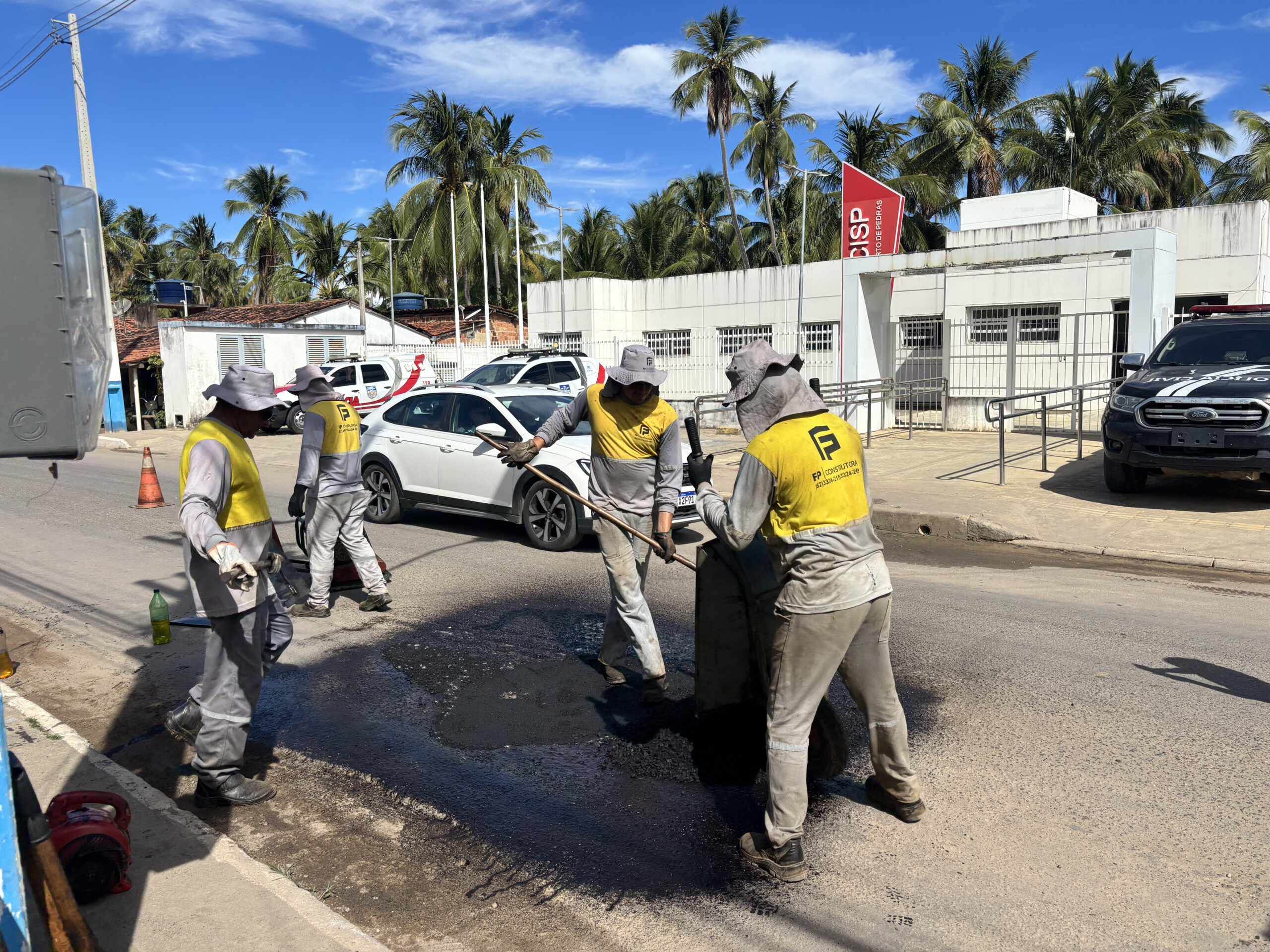 A pedido do Prefeito Allan de Jesus, Governo do Estado inicia recuperação das principais vias de Porto de Pedras