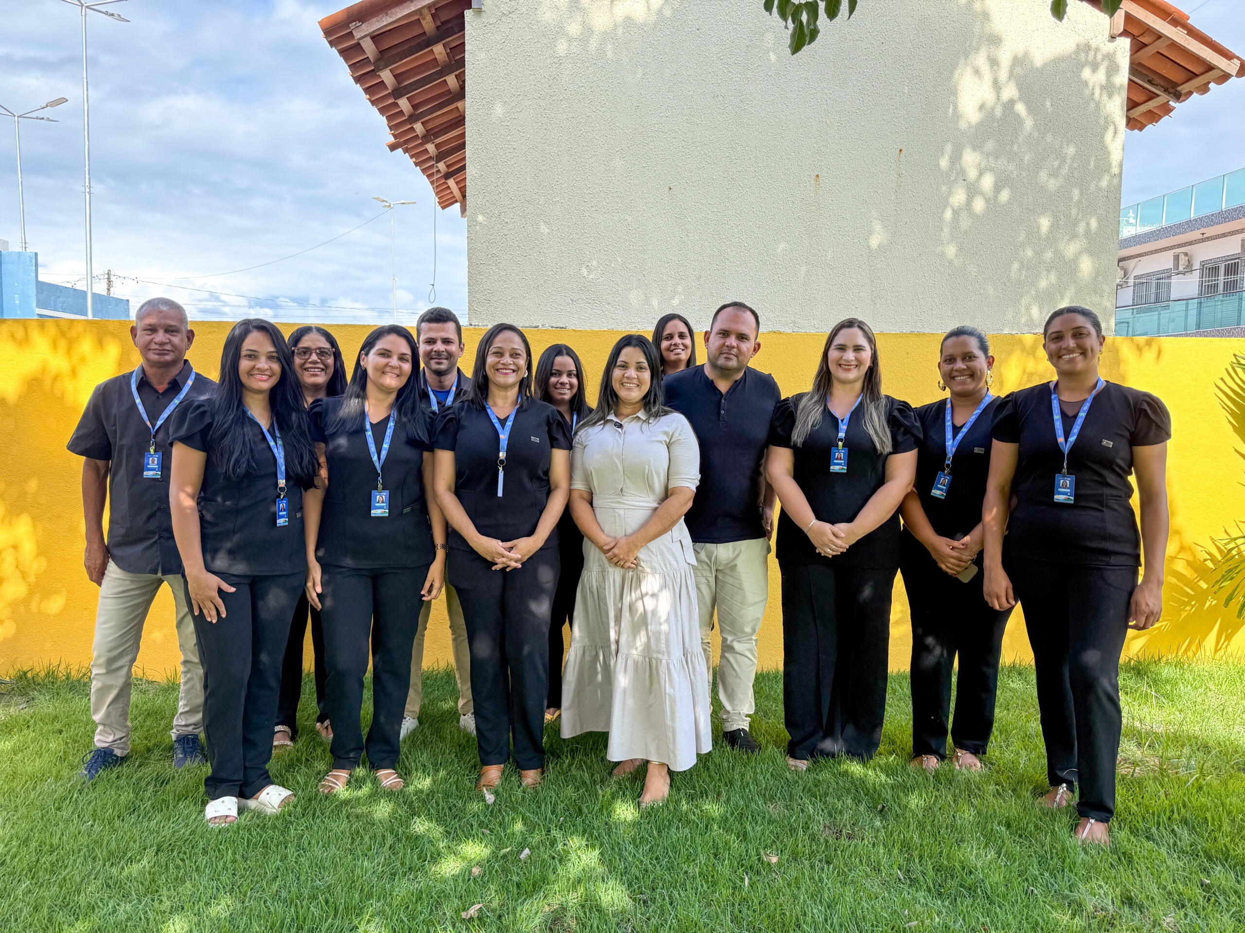 Prefeito Allan de Jesus realiza entrega inédita de fardamento para secretariado escolar